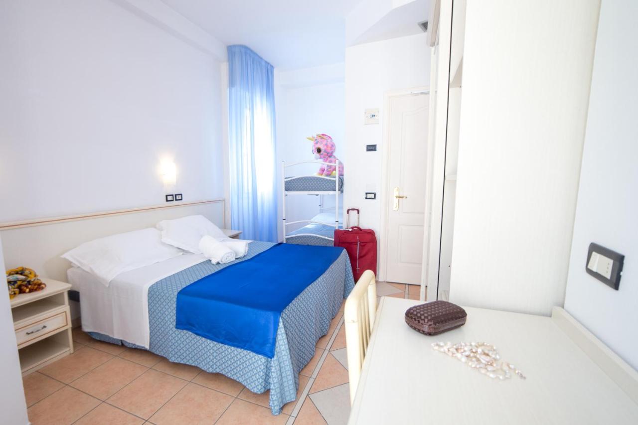 Hotel Elite Каттолика Экстерьер фото