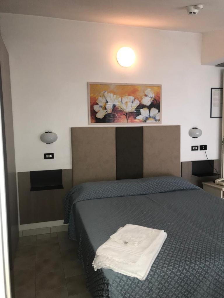 Hotel Elite Каттолика Экстерьер фото